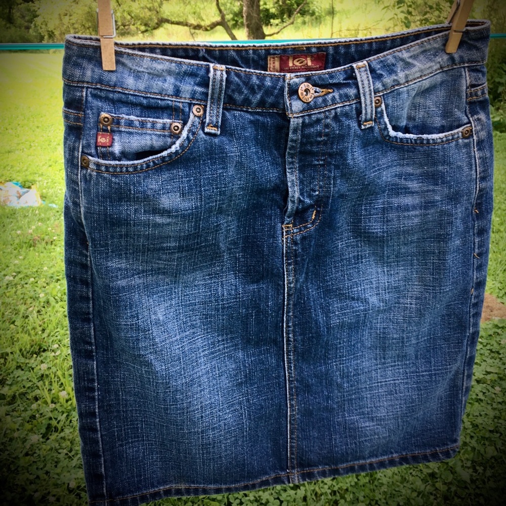 Denim skirt
